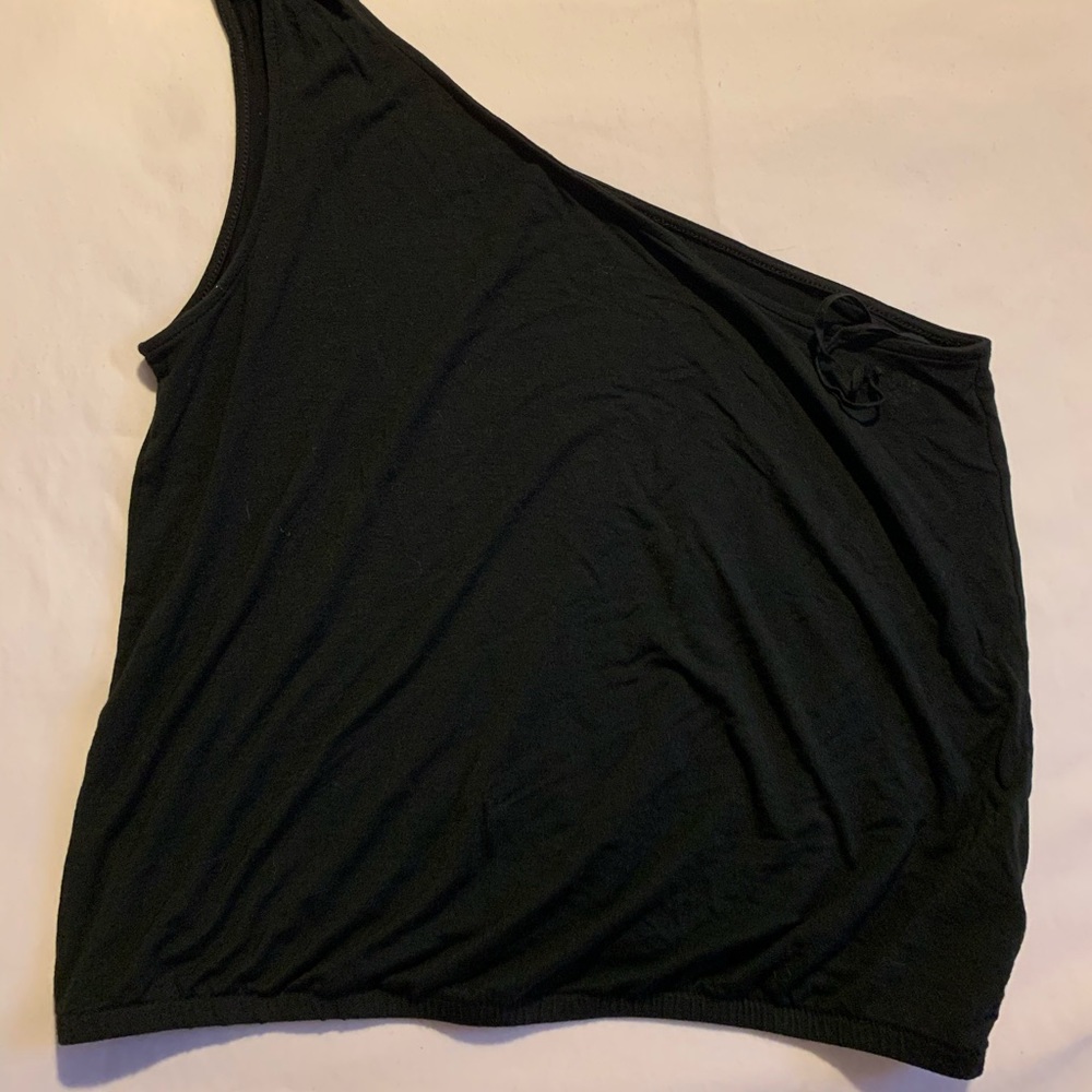 one shoulder tank-top with adjustable knot!